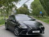 Lexus ES 250 2019 годаfor17 500 000 тг. в Астана