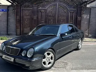 Mercedes-Benz E 320