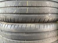 Пара летние шины полуслики 235/35/19 235/35R19 Michelin. за 60 000 тг. в Алматы