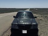 Mercedes-Benz E 220 1994 года за 800 000 тг. в Балхаш – фото 3
