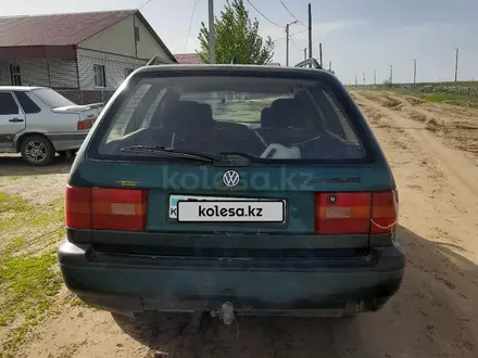 Volkswagen Passat 1994 года за 1 500 000 тг. в Чингирлау – фото 4