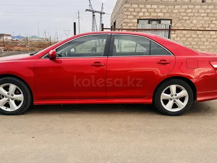 Toyota Camry 2011 года за 5 900 000 тг. в Атырау – фото 13