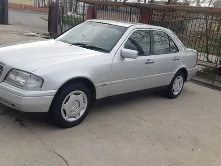 Mercedes-Benz C 230 1996 года за 2 400 000 тг. в Шымкент