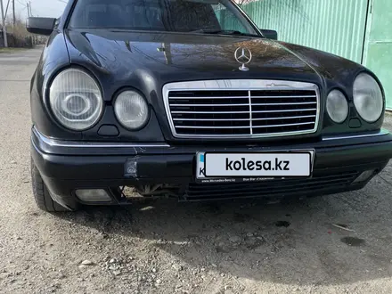 Mercedes-Benz E 280 1999 года за 3 400 000 тг. в Талдыкорган – фото 2