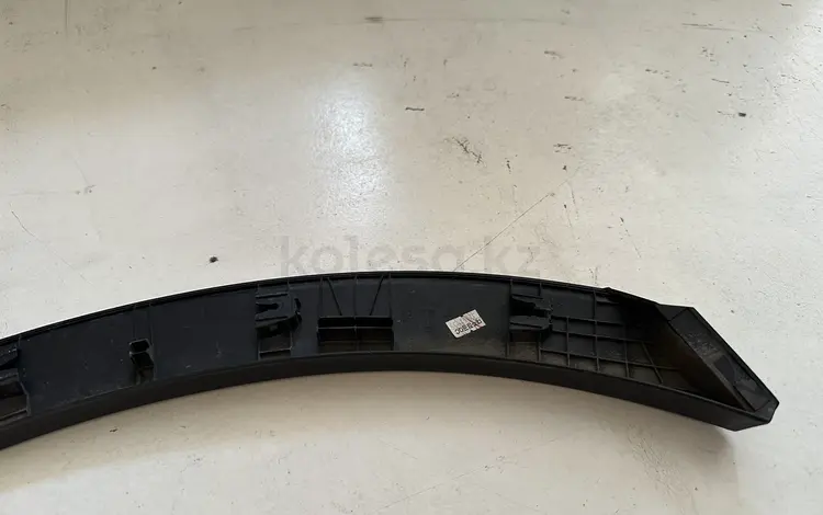 Накладка на заднее крыло за 100 тг. в Алматы