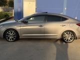 Hyundai Elantra 2020 года за 8 200 000 тг. в Алматы – фото 4