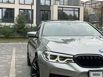 BMW M5 2018 года за 46 000 000 тг. в Алматы – фото 4