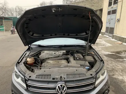 Volkswagen Tiguan 2011 года за 6 900 000 тг. в Алматы – фото 35