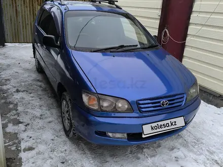 Toyota Ipsum 1997 года за 2 600 000 тг. в Усть-Каменогорск – фото 2