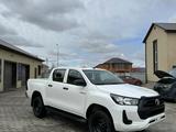 Toyota Hilux 2023 годаfor19 900 000 тг. в Атырау – фото 2