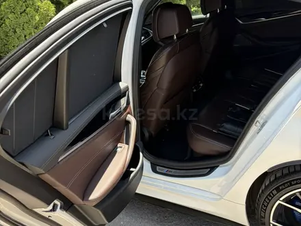 BMW 530 2023 года за 30 500 000 тг. в Алматы – фото 15