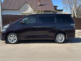 Toyota Vellfire 2010 года за 6 500 000 тг. в Караганда – фото 2