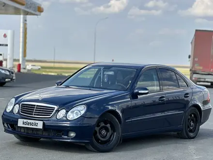 Mercedes-Benz E 200 2005 года за 2 600 000 тг. в Уральск – фото 2