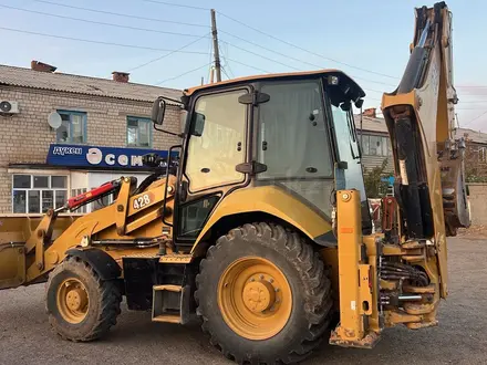 Caterpillar  428 2022 года за 47 000 000 тг. в Уральск – фото 2