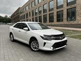 Toyota Camry 2014 года за 11 970 000 тг. в Алматы – фото 2