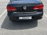 Volkswagen Passat 2013 года за 5 400 000 тг. в Караганда – фото 4