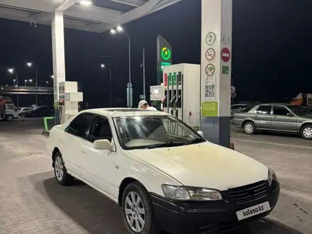 Toyota Camry 1997 года за 1 900 000 тг. в Алматы – фото 5