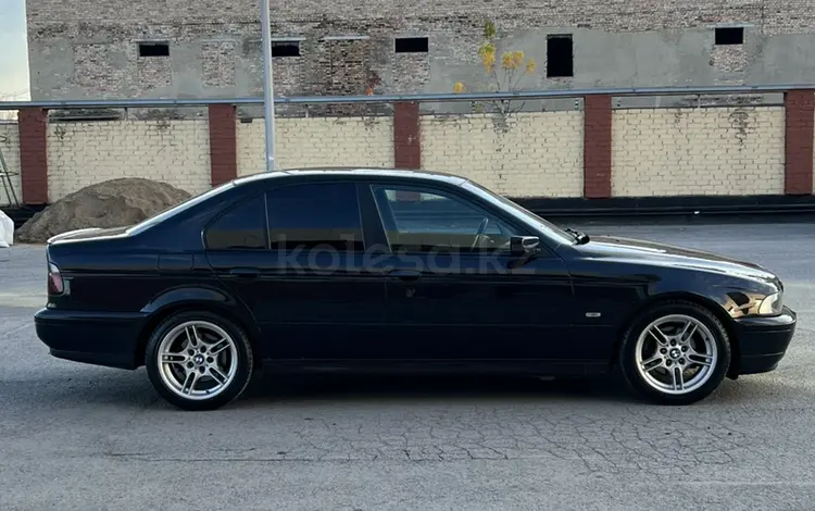 BMW 528 2000 года за 4 700 000 тг. в Караганда