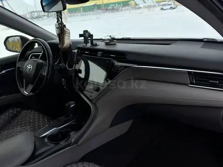 Toyota Camry 2018 года за 10 300 000 тг. в Костанай – фото 5