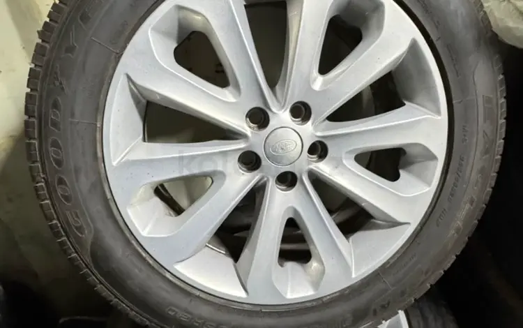 255/55 R20 Комплект шин с дисками состояние хорошее за 400 000 тг. в Алматы