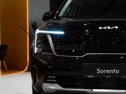 Kia Sorento FIFA World Cup Edition 2026 года за 18 990 000 тг. в Алматы – фото 2