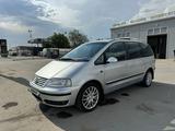 Volkswagen Sharan 2006 годаүшін3 800 000 тг. в Актобе