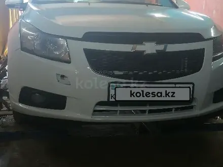 Chevrolet Cruze 2011 года за 3 600 000 тг. в Актобе – фото 9