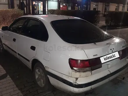 Toyota Carina E 1995 года за 1 650 000 тг. в Усть-Каменогорск – фото 2