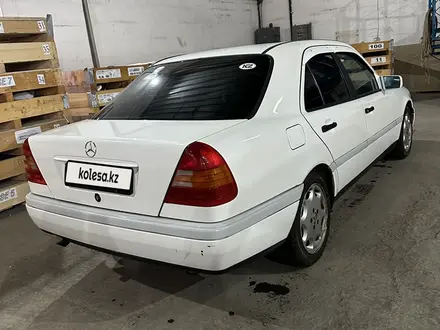 Mercedes-Benz C 180 1994 года за 2 150 000 тг. в Астана – фото 6