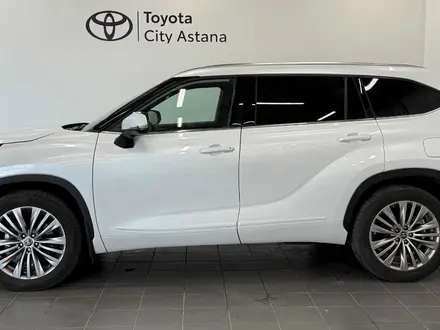 Toyota Highlander Luxe 2022 года за 25 800 000 тг. в Астана – фото 3