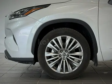 Toyota Highlander Luxe 2022 года за 25 800 000 тг. в Астана – фото 17