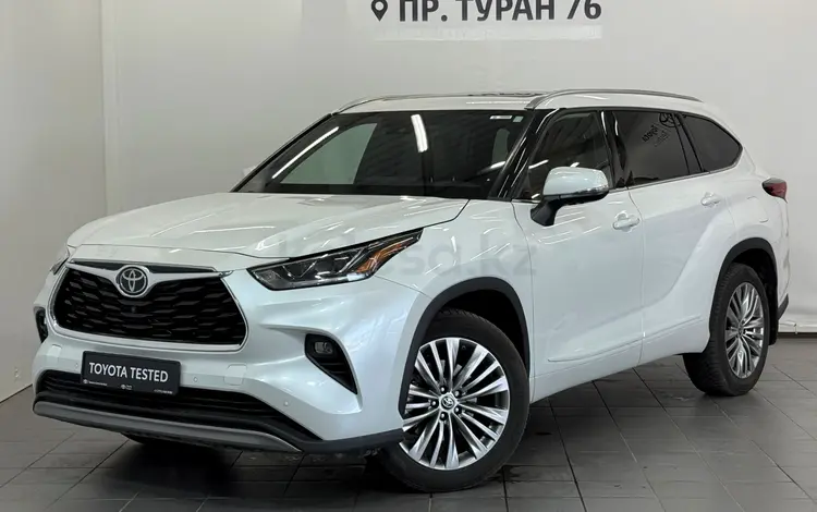 Toyota Highlander Luxe 2022 года за 25 800 000 тг. в Астана