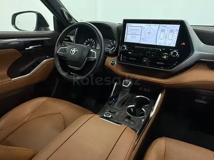 Toyota Highlander Luxe 2022 года за 25 800 000 тг. в Астана – фото 13
