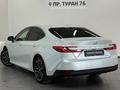 Toyota Camry Luxe eCVT 2025 годаүшін23 900 000 тг. в Астана – фото 2