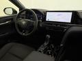 Toyota Camry Luxe eCVT 2025 годаүшін23 900 000 тг. в Астана – фото 13