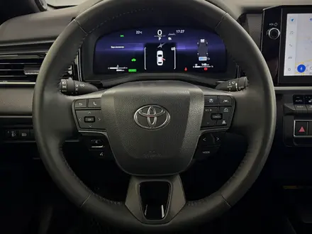 Toyota Camry Luxe eCVT 2025 года за 23 900 000 тг. в Астана – фото 14