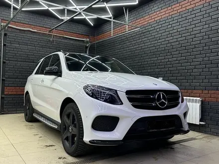 Mercedes-Benz GLE 400 2015 года за 20 000 000 тг. в Актобе