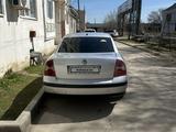 Volkswagen Passat 2004 года за 2 000 000 тг. в Актобе – фото 4