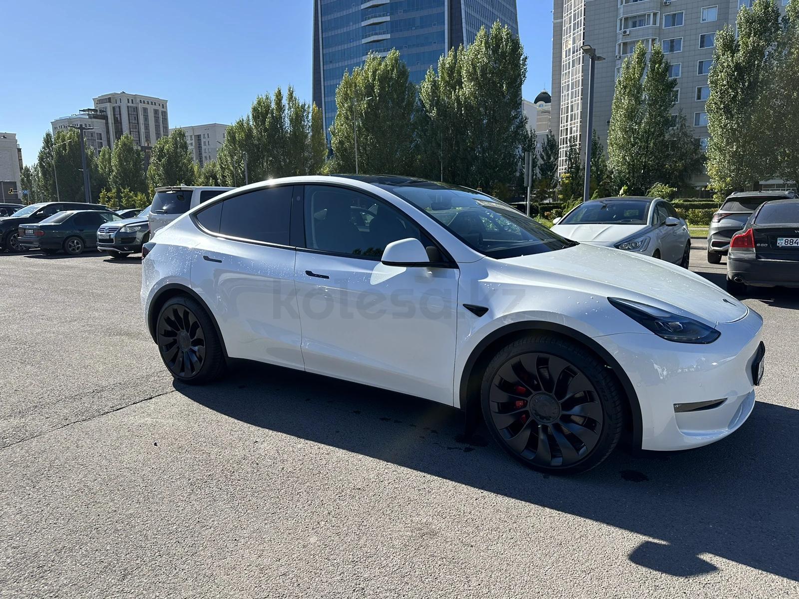 Tesla Model Y 2022 г.