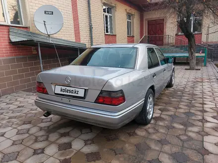 Mercedes-Benz E 220 1995 года за 3 200 000 тг. в Туркестан – фото 10