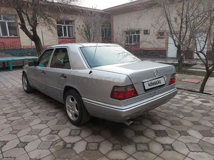 Mercedes-Benz E 220 1995 года за 3 200 000 тг. в Туркестан – фото 9