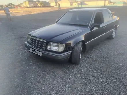 Mercedes-Benz E 220 1993 года за 2 200 000 тг. в Шиели – фото 7