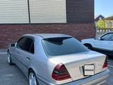 Mercedes-Benz C 240 1998 года за 3 300 000 тг. в Есик – фото 2