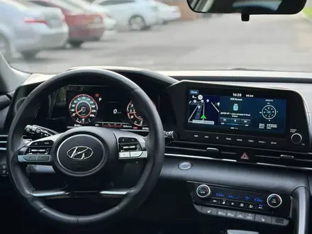 Hyundai Elantra 2023 года за 9 500 000 тг. в Тараз – фото 2