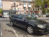 Volkswagen Passat 2006 года за 3 800 000 тг. в Астана – фото 2