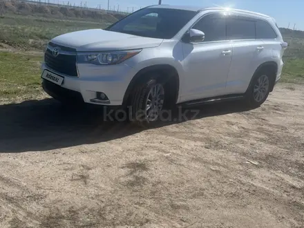 Toyota Highlander 2014 года за 14 227 925 тг. в Уральск – фото 2