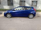 Hyundai Solaris 2012 годаfor4 100 000 тг. в Астана – фото 3