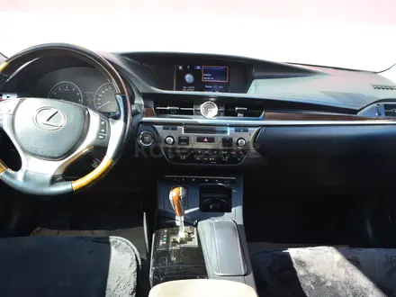 Lexus ES 250 2015 года за 14 100 000 тг. в Актобе – фото 10