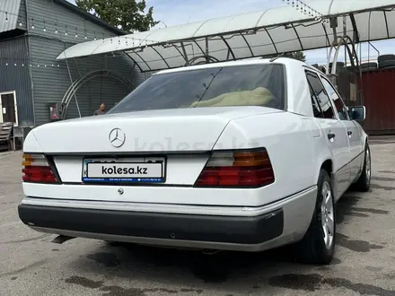 Mercedes-Benz E 230 1992 года за 1 400 000 тг. в Алматы – фото 3