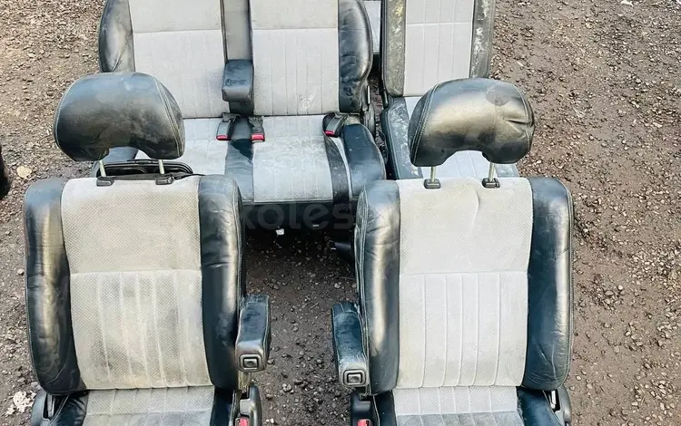 Комплект сидений MITSUBISHI DELICA за 1 000 тг. в Алматы